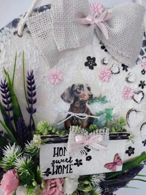 Dekoracja naścienna z pieskiem